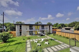 Building Photo - 8603 Putnam Dr