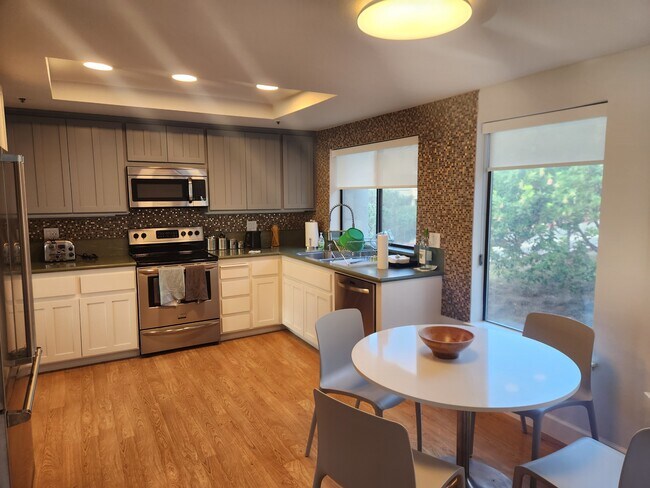 Foto del edificio - 210 Palmetto Ave