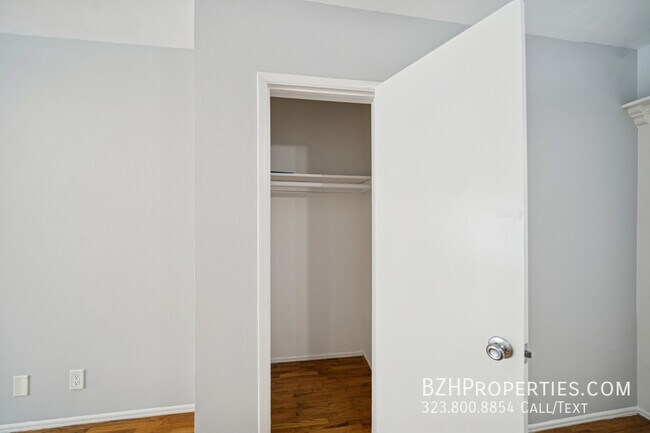 Foto del edificio - 5307 Vantage Ave