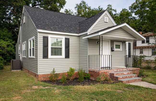 Building Photo - Welcome to this beautiful newly renovated ...