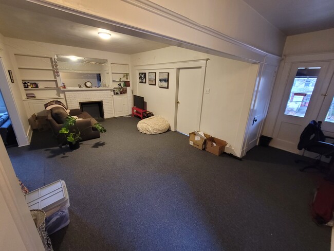 Living Room - 5724 Solway St