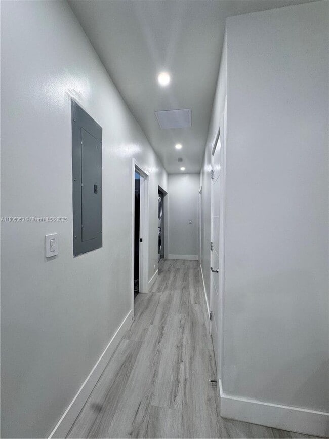 Foto del edificio - 6159 SW 22nd St