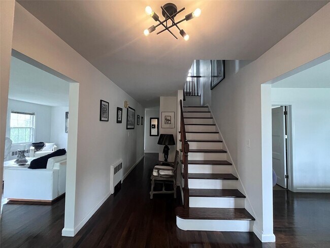 Foto del edificio - 777 Hunt Ln