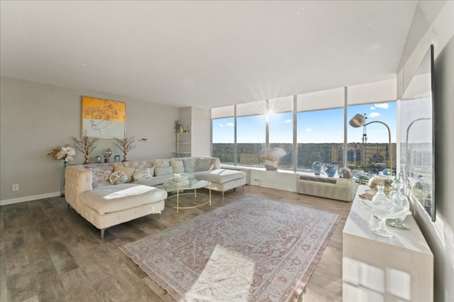 Building Photo - 810 Matson Pl