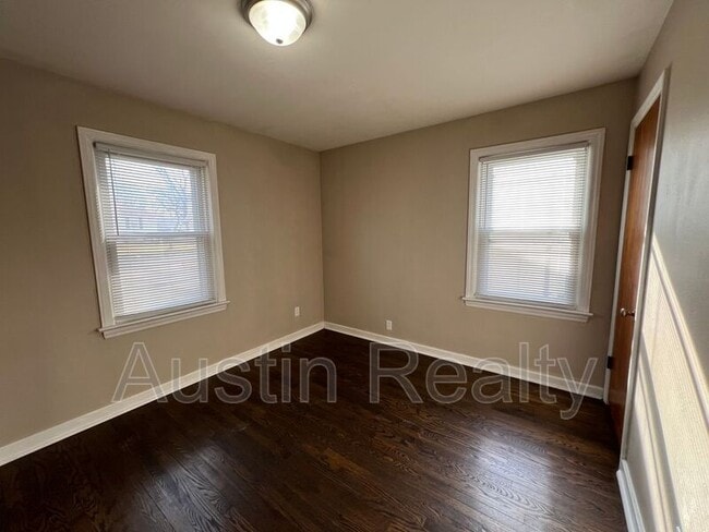 Building Photo - 4367 Boswell Ave