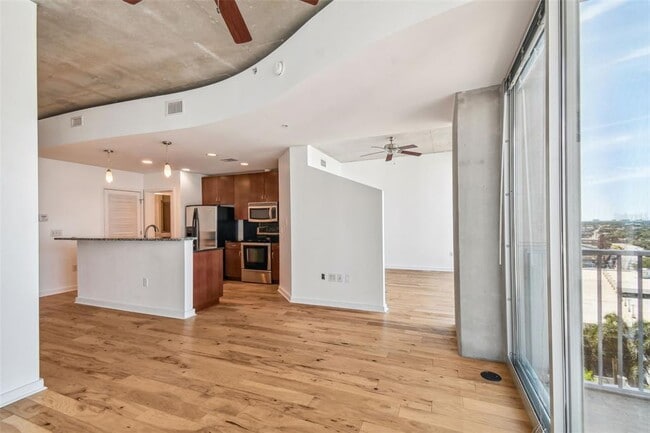 Foto del edificio - 777 N Ashley Dr