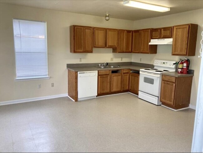 Building Photo - 2115 Virginia St