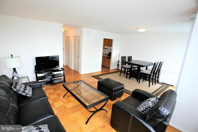 Building Photo - 10500 Rockville Pike
