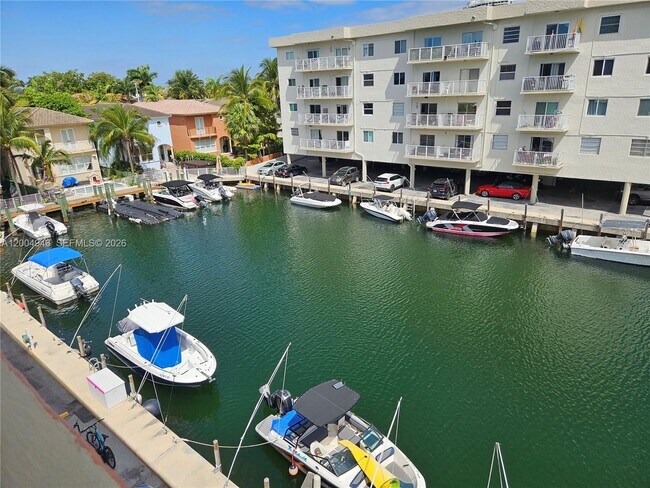 Building Photo - 3545 NE 167th St