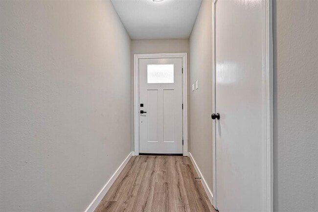 Building Photo - 12 Field Flower Ct