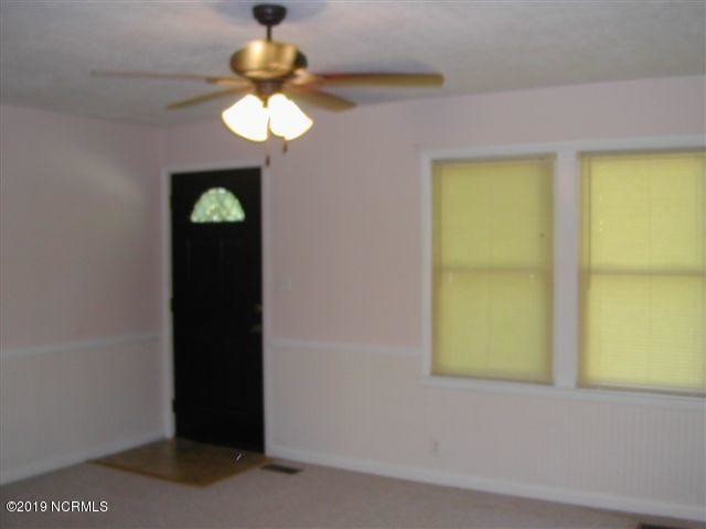 Building Photo - 372 NC-210