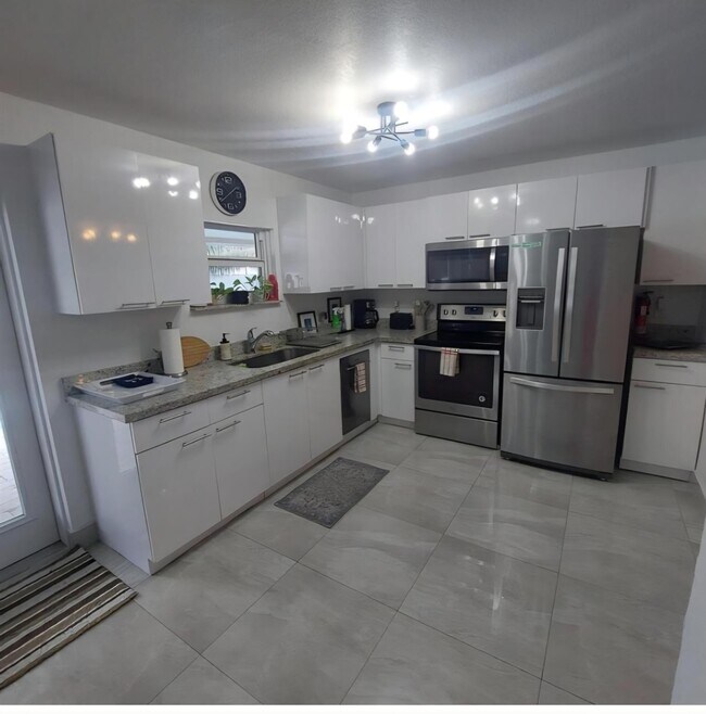 Foto del edificio - 1670 NE 1st Ave