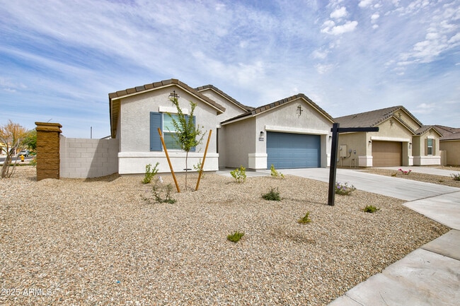 Foto del edificio - 24084 W Cocopah St