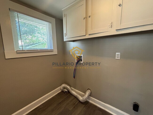 Foto del edificio - 1215 N Kealing Ave