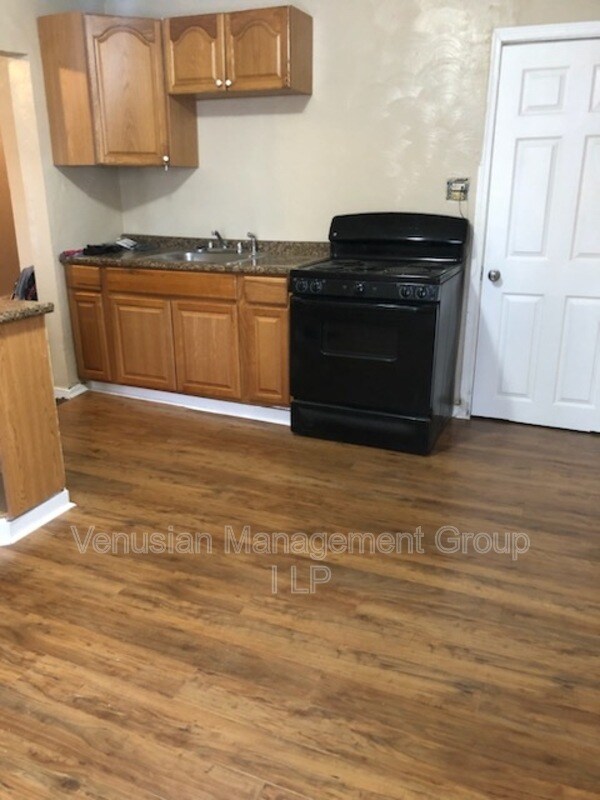 Foto principal - 341 Cedarhurst Street