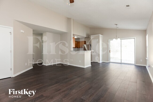 Foto del edificio - 12023 Stewarts Crossing Dr