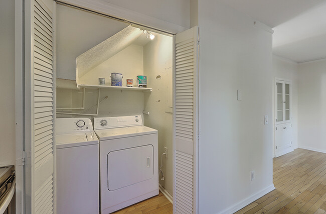 Foto del edificio - 939 Cottingham Dr
