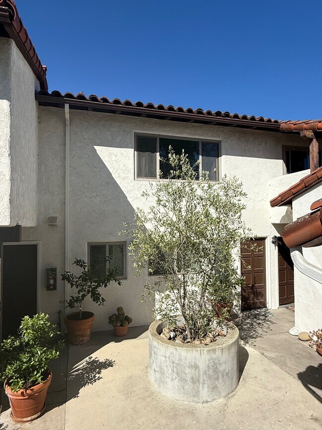 Foto del edificio - 924 Philinda Ave