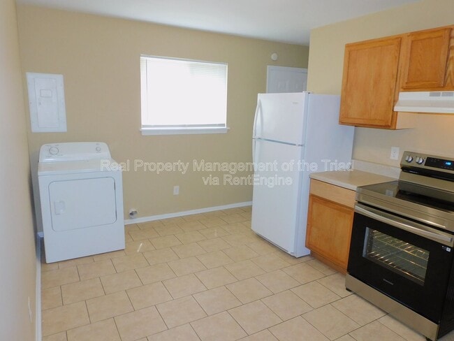 Building Photo - 4302 Parker St
