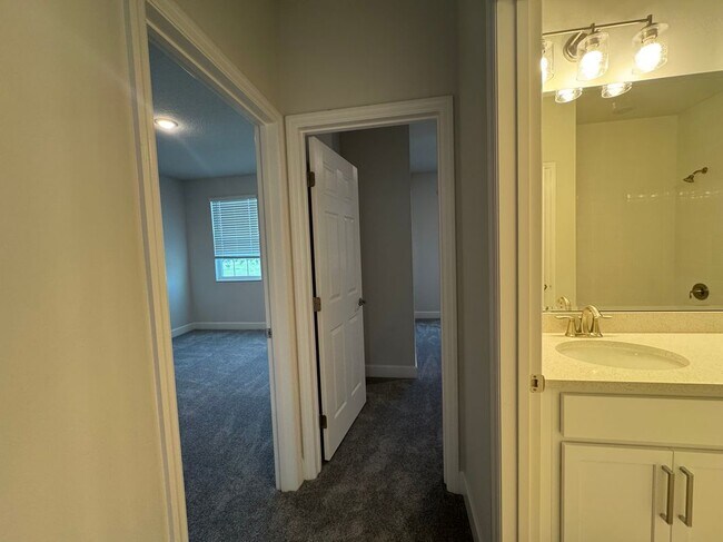 Foto del edificio - 357 Belmond Dr