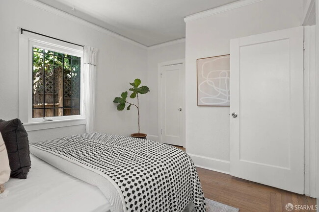 Building Photo - "Charming 1-Bedroom Oasis in Oakland with ...