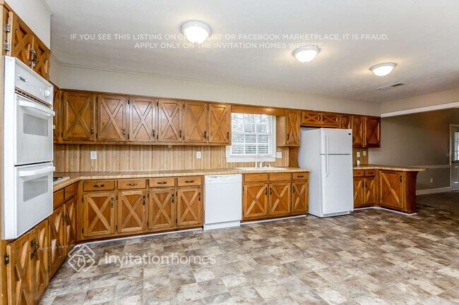 Foto del edificio - 1694 Webb Gin House Rd