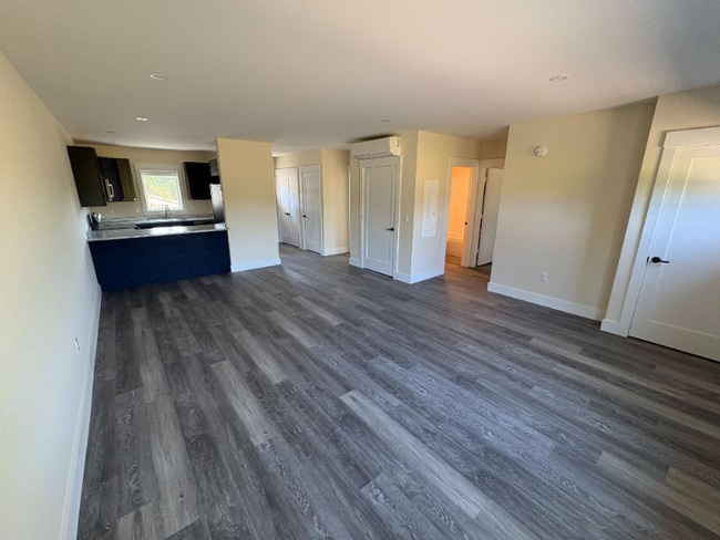 Foto del edificio - 684 Pleasant St