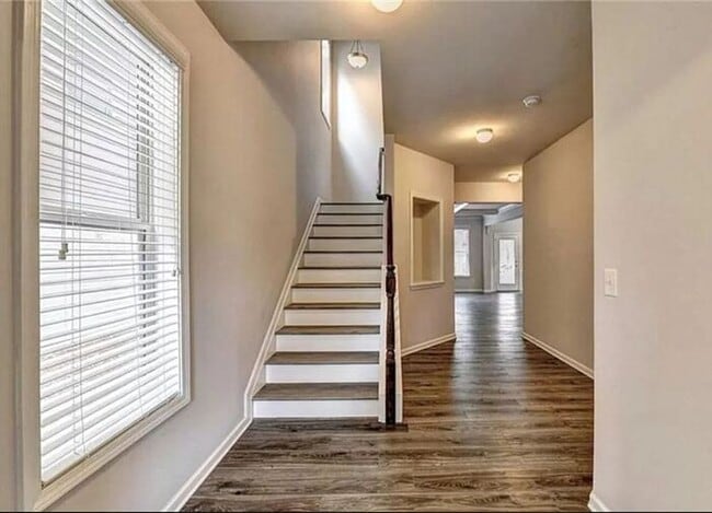 Building Photo - 5076 Apple Grove Rd NE
