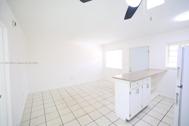 Foto del edificio - 7155 W 14th Ct