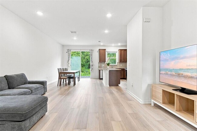 Foto del edificio - 932 Spring Palms Lp