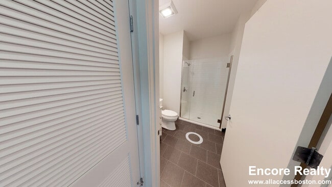 Building Photo - 240 Sidney St