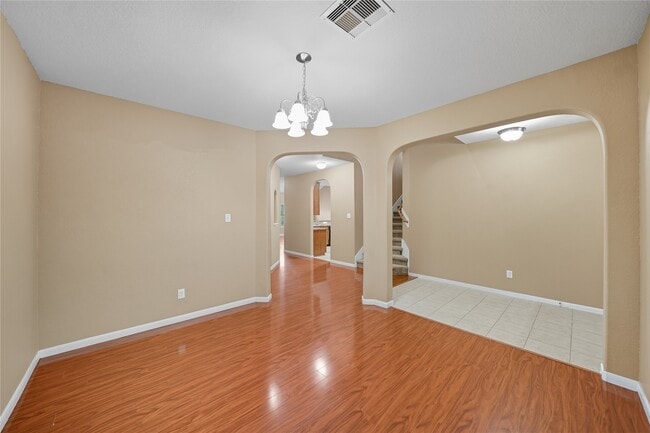 Foto del edificio - 15206 Bartlett Landing Dr