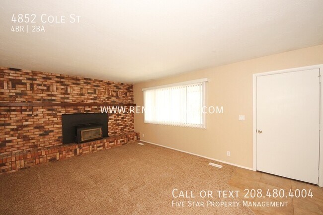 Building Photo - 4852 Cole St