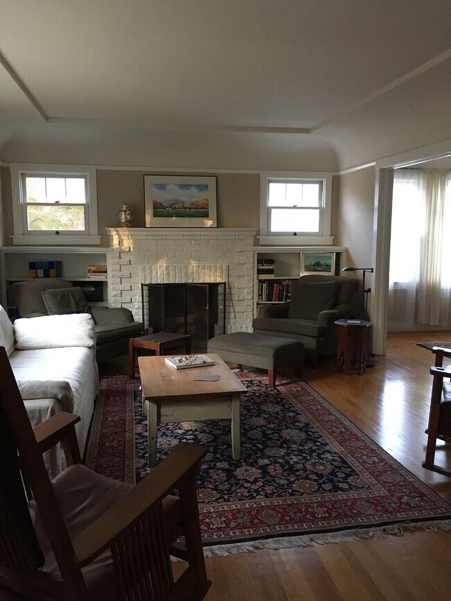Foto del edificio - RARE EAST SACRAMENTO home available