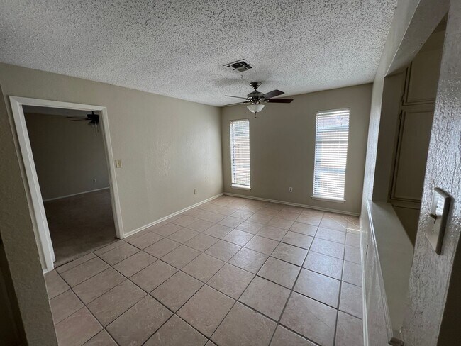 Foto del edificio - 4929 High Meadow Dr