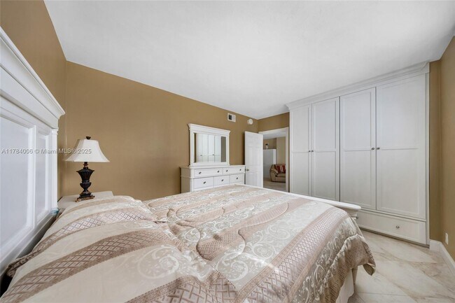 Foto del edificio - 4250 Galt Ocean Dr