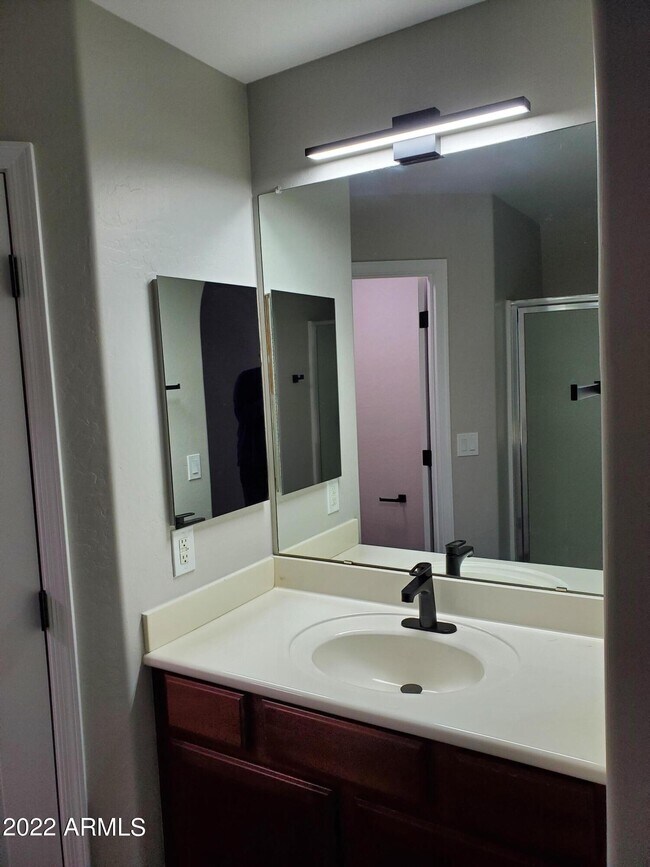 Foto del edificio - 2639 S Harmony Ave