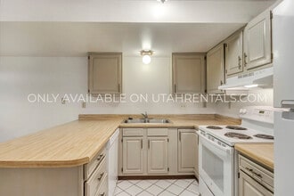 Building Photo - 1760 Willowbrook Dr