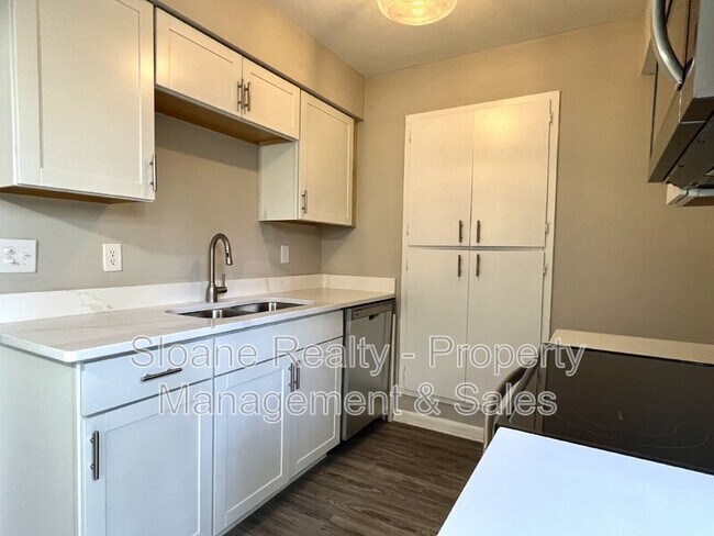 Building Photo - 1295 Mathis Ferry Rd