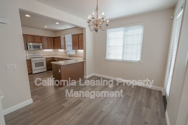 Foto del edificio - 27739 Summer Grove Pl