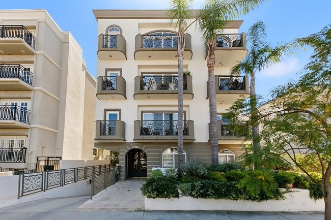 Building Photo - 11840 Dorothy St