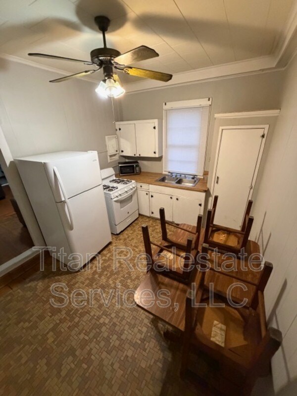 Foto del edificio - 218 W St Peter St