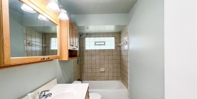 Building Photo - 1623 Wismer St
