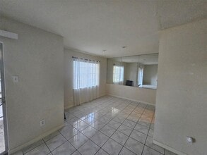 Building Photo - 7900 Westheimer Rd