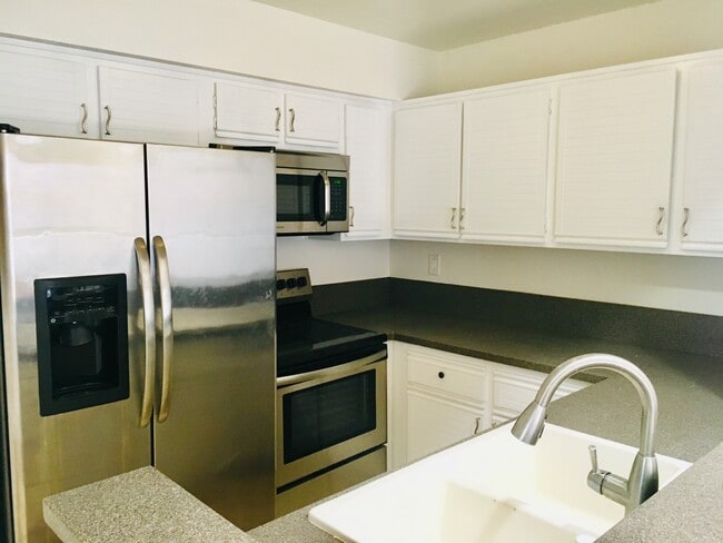 Building Photo - 1109 Tivoli Ln