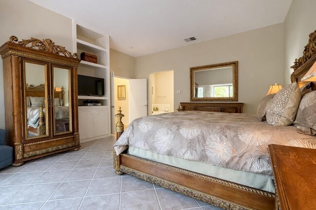 Building Photo - 83 N Kavenish Dr