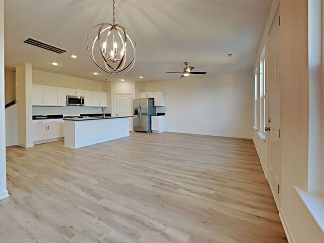 Foto del edificio - 2656 Lakevilla Dr