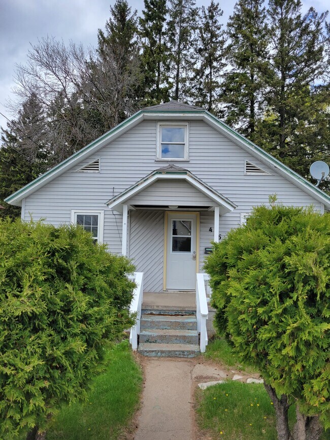 Building Photo - 416 Conro