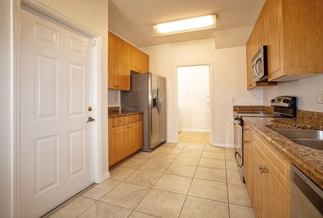 Foto del edificio - ***SUMMIT PLACE COMMUNITY***3BEDS/3BATHS**...