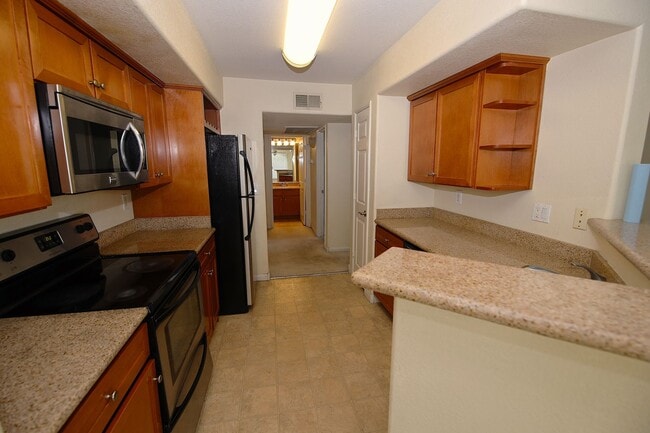 Building Photo - COZY 2BR 2BA UNIT IN BORGATA CONDOMINIUMS ...